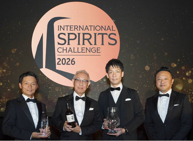 世界的な酒類コンペティション「ＩＳＣ」で「山崎２５年」が部門最高賞「トロフィー」を受賞