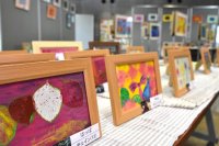 甲南大学卒業生が運営に携わるカンボジアの児童養護施設「スナーダイ・クマエ」の絵画展を開催（11月6日～8日） ― 子どもたちが描く色鮮やかな世界を神戸で