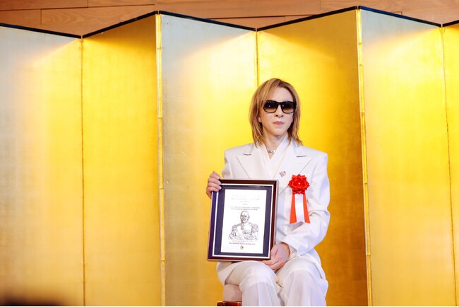YOSHIKI 、1か月以内に日米両国で受賞　Axl RoseとのNYリハーサルも明らかに