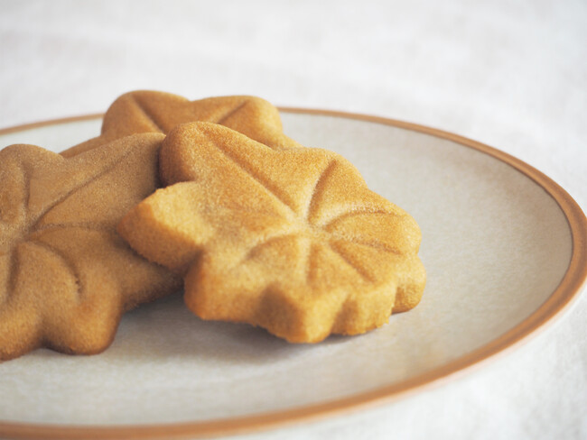 広島土産に秋の新味！しっとり香ばしい「もみじクーヘン マロン」登場