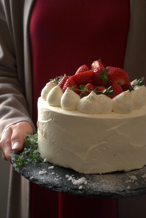 毎年人気の「苺が主役のクリスマスケーキ」に加え、3種のクリスマスケーキが登場。こがさかベイク、11月1日よりクリスマスケーキ2026の抽選・予約受付開始