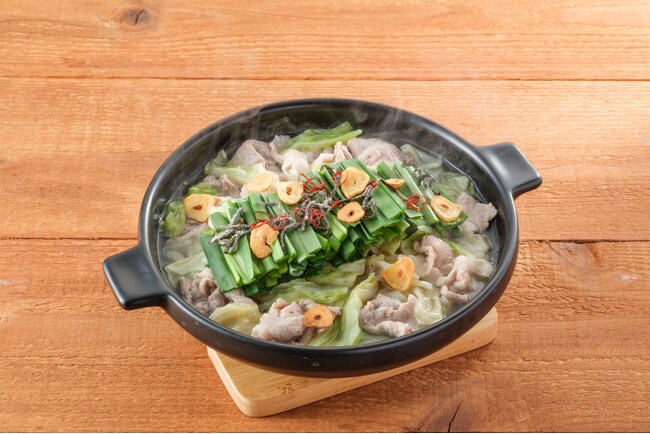 タイアップ第3弾！YouTubeチャンネル「料理研究家リュウジのバズレシピ」で「液体塩こうじ」を使用した新レシピ「豚こま塩鍋」の動画が、10月24日（土）に公開！