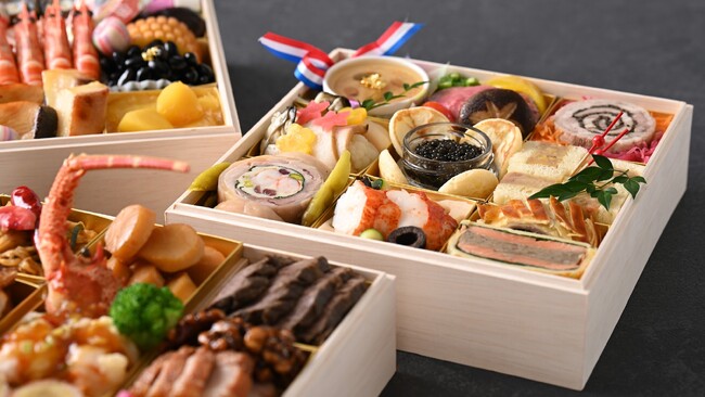 【グランドプリンスホテル広島】ホテルで活躍する和食・洋食・中華のシェフが考案 数量限定の「和洋中プレミアムおせち 三段重」を販売
