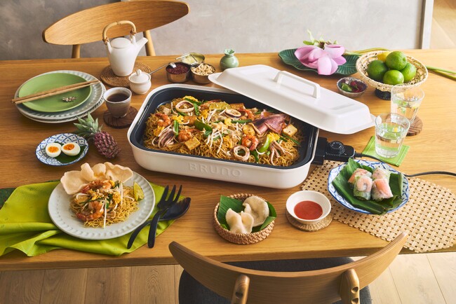 BRUNO最大サイズ「みんなのホットプレート」新発売！焼きそば約6玉・たこ焼き40個が一度に焼ける大容量設計