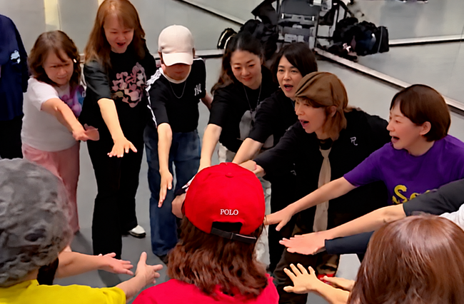 シニア女性向けダンスコミュニティ「らくリズ」が初のチャリティイベントを開催