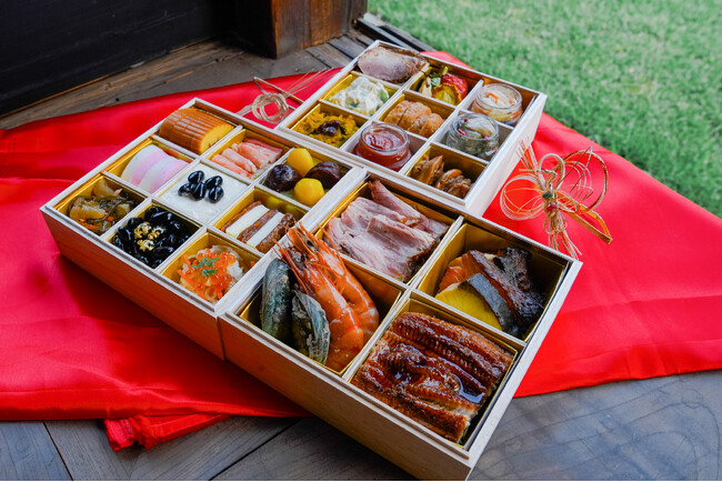 型にハマらない、本当に食べたいものだけを詰めた三段重。2027年「くずし割烹おせち」50食限定で予約受付中