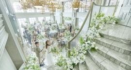 【2026年9月リニューアル】青山表参道の結婚式場「カサ・デ・アンジェラ青山」の披露宴会場「ナシタ」が自然光とゴールドに彩られた華やかな空間へ 【2026年9月リニューアル】青山表参道の結婚式場「カサ・デ・アンジェラ青山」の披露宴会場「ナシタ」が自然光とゴールドに彩られた華やかな空間へ