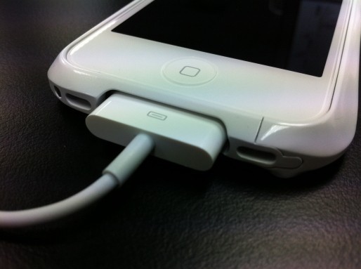 アルミケースの最高峰!匠の技が光るiPhone4、4S両対応の「CLEAVE ALUMINIUM BUMPER」