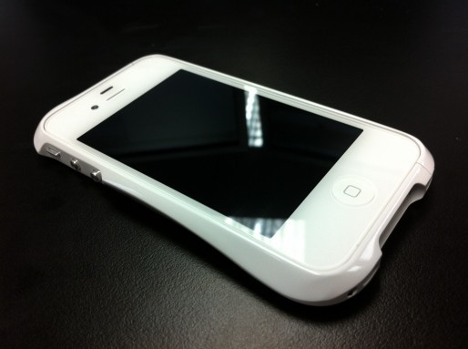 アルミケースの最高峰!匠の技が光るiPhone4、4S両対応の「CLEAVE ALUMINIUM BUMPER」
